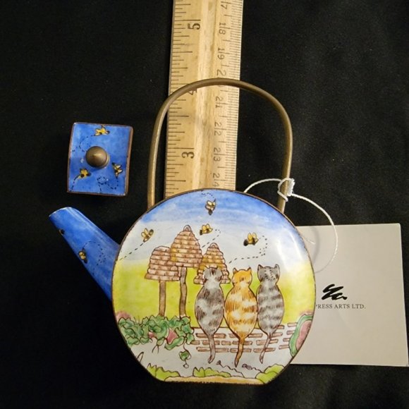 Vintage Miniature Enamel on Copper Teapot - 3 Cat Design - Empress Arts Ltd. - Picture 13 of 16